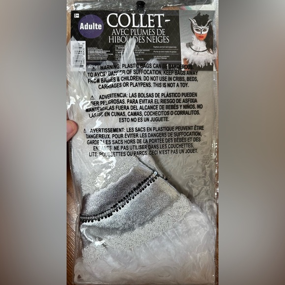 Snow Owl Feather Collar By Amscan Adult Accessory NWT Halloween/Dress Up - Picture 4 of 4